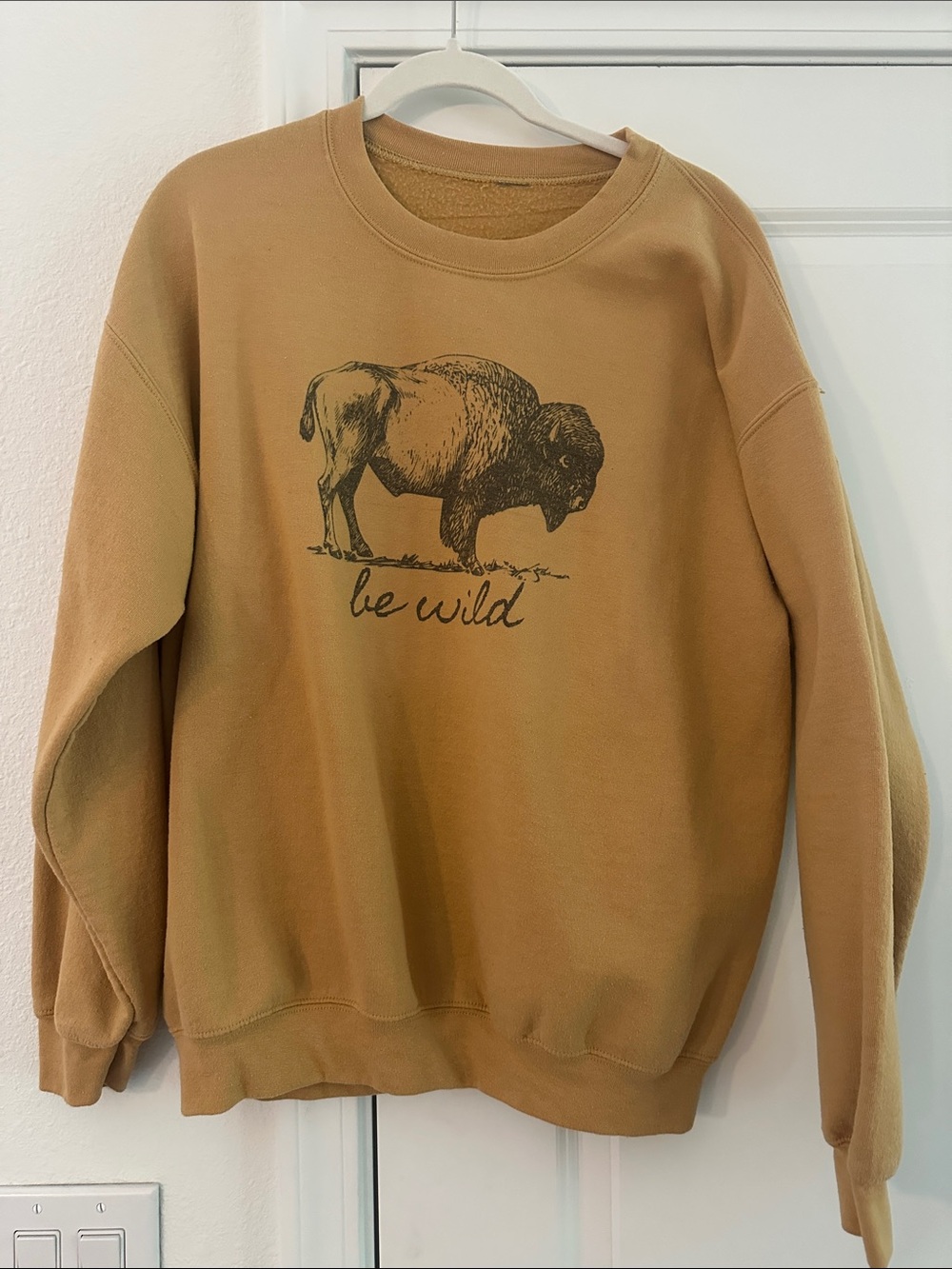 Be Wild Crewneck Sweatshirt in Camel